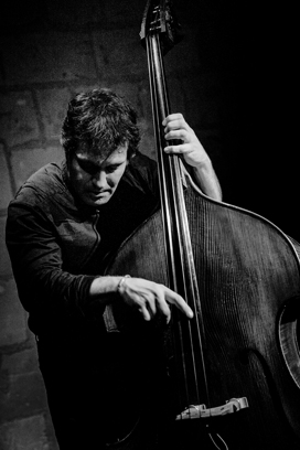 Site officiel de Benjamin Duboc, contrebassiste. Retrouvez son actualit (concerts, disques), des photographies, de la musique en tlchargement, des articles de presse, sa discographie.